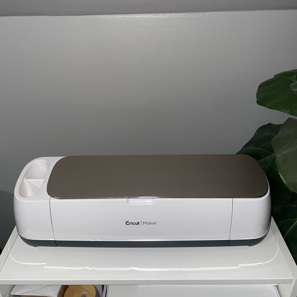Cricut maker machine